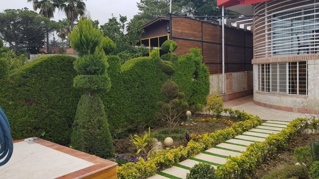 ویلا با ساحل اختصاصی و استخردار