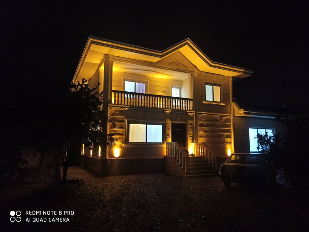 ویلا با استخر سرپوشیده