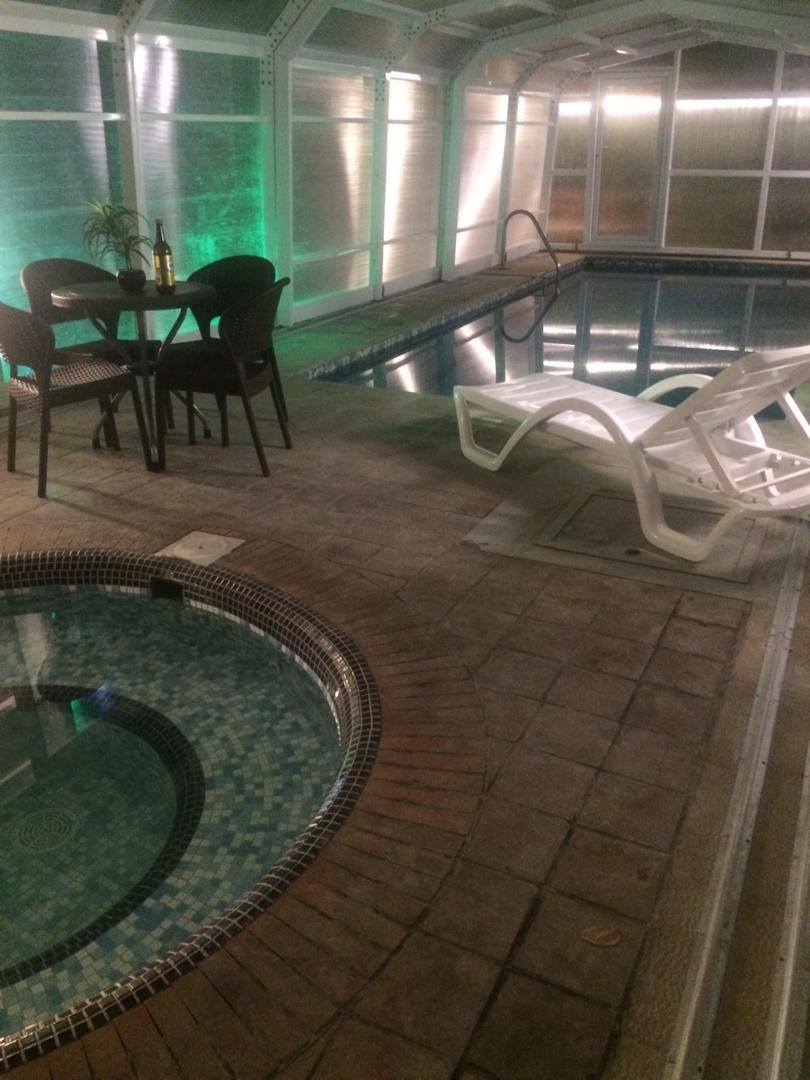 ویلا همراه با جکوزی در آبسرد