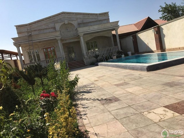 ویلا با استخر سقف مکانیزه