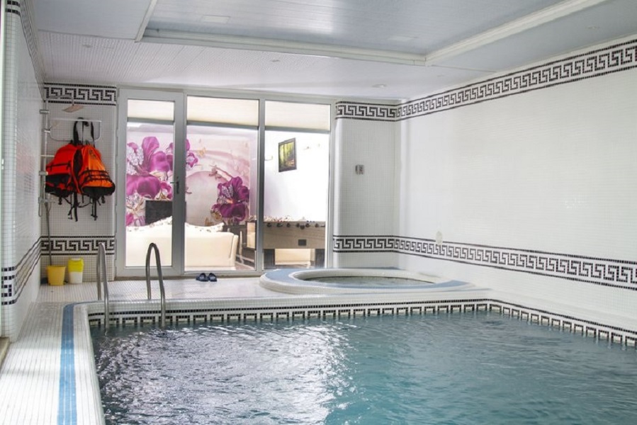 ویلای ویلای سه خواب استخردار 