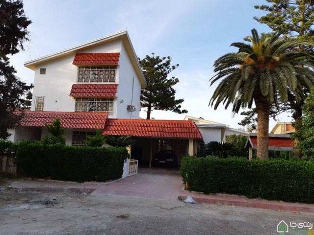 ویلا دربستی شیک در دریا کنار