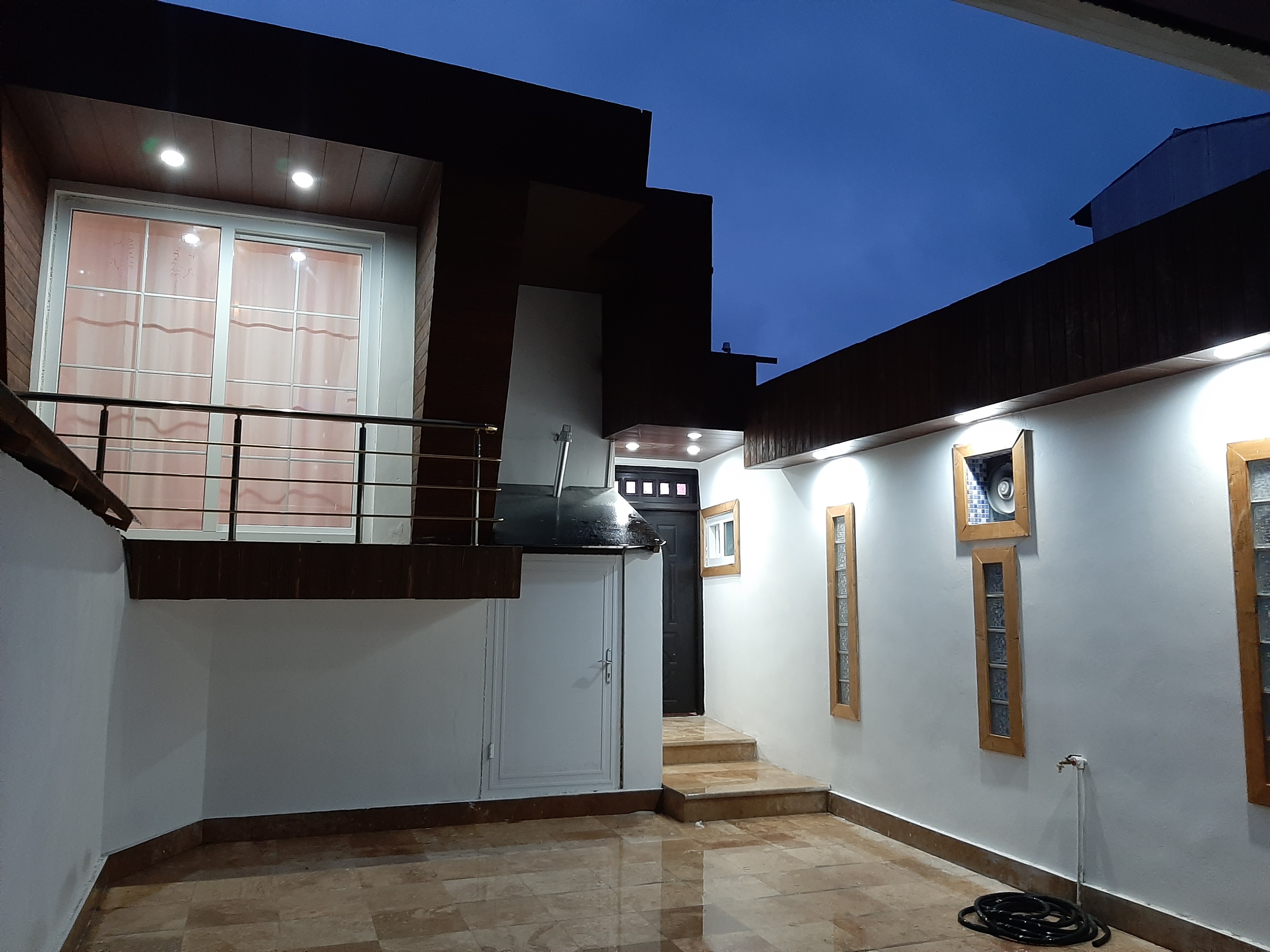 ویلااستخردار در نور