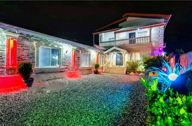 ویلا  استخر دار با بیلیارد