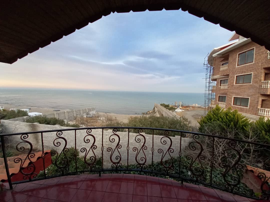 ویلای ساحلی سه خواب