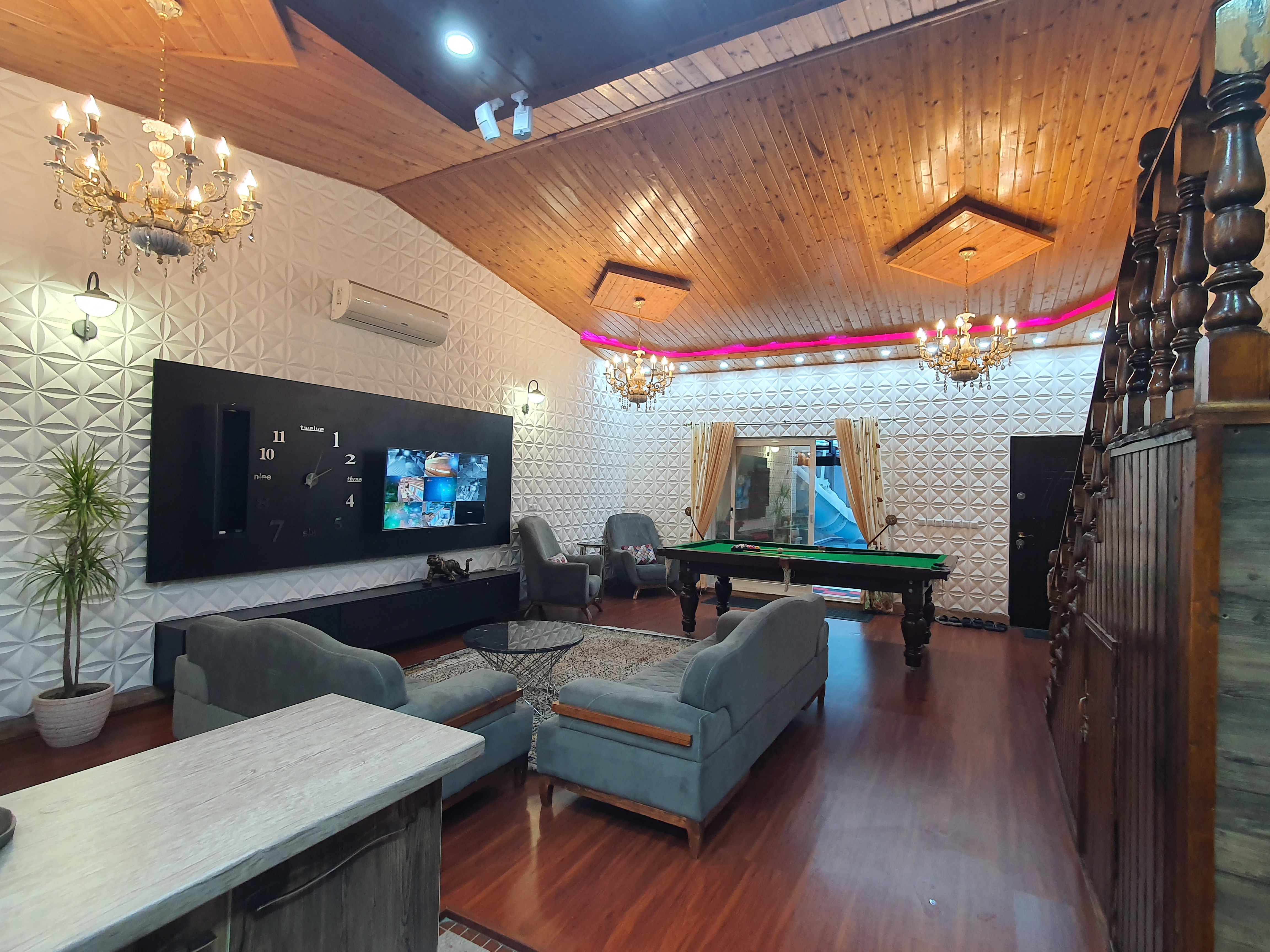 ویلا لاکچری با سرسره آبی در محمودآباد