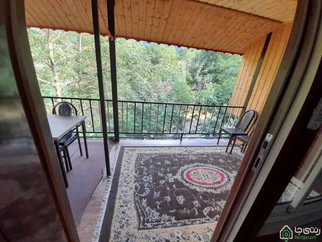 واحد چوبی جنگلی لب رودخونه در ماسال