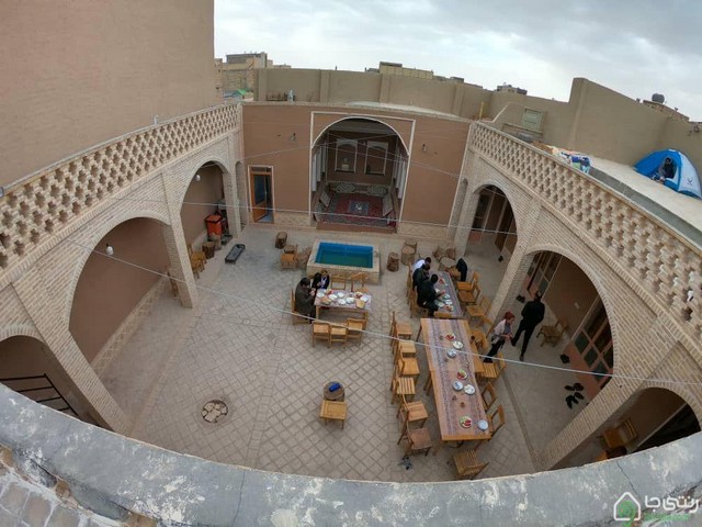 اقامتگاه عمارت سنتی شاباز ورزنه