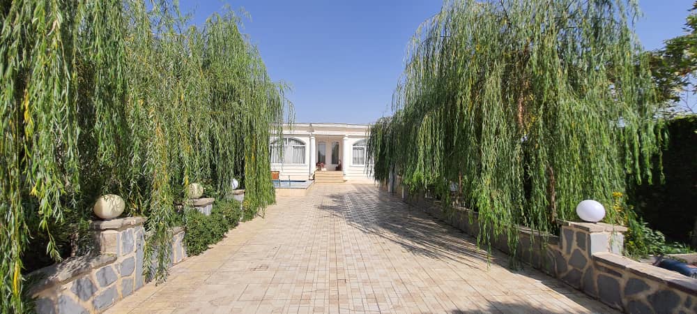 ویلا سه خواب با استخر سرپوشیده و استخر سرباز