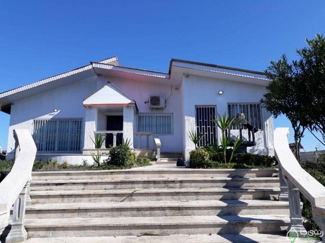 ویلای استخردار با ساحل اختصاصی