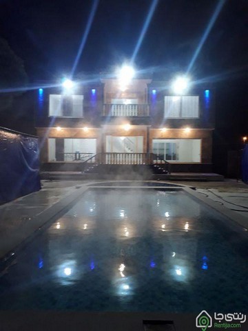 ویلای استخردار با ساحل اختصاصی