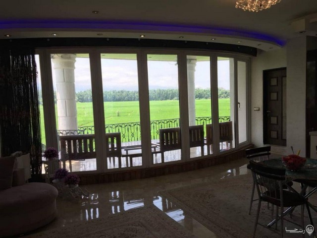 ویلای تریبلکس با استخر سر پوشیده