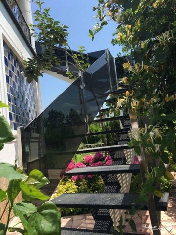 ویلای تریبلکس با استخر سر پوشیده