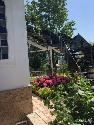 ویلای تریبلکس با استخر سر پوشیده