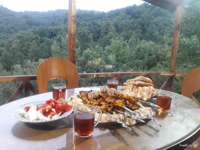 کلبه سنتی در هفت آبشار 