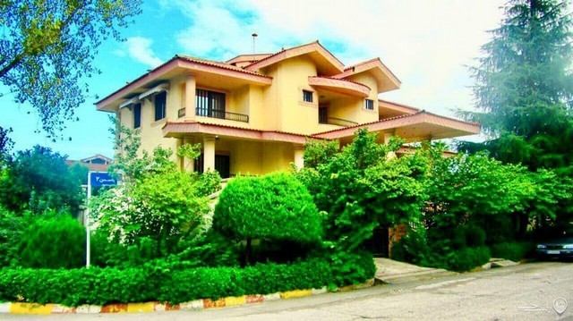 اجاره ویلا با دو استخر