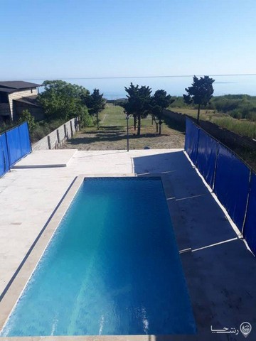 ویلا ساحلی استخر رو باز