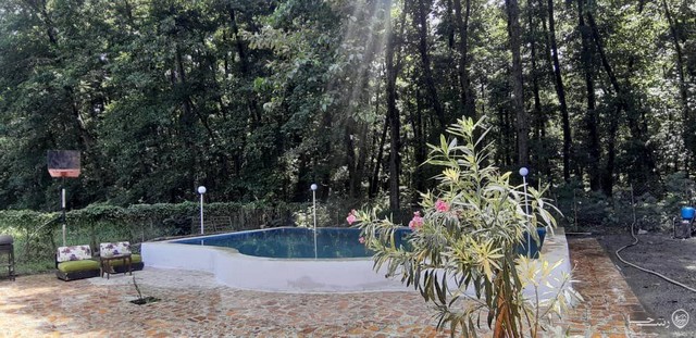 ویلای جنگلی با استخر فضای باز 