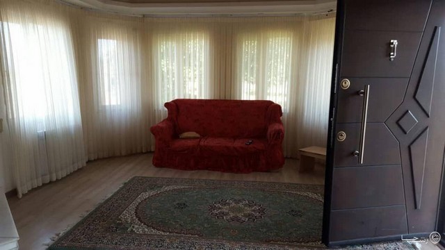 ویلای ساحلی و نقلی با چشم انداز دریا