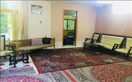 ویلا در باغ بهادران در کنار رودخانه