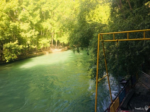 ویلا در باغ بهادران در کنار رودخانه